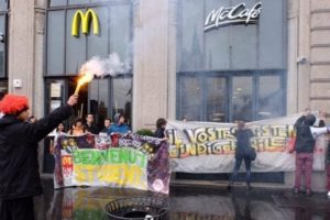 L’alternanza scuola-lavoro è sfruttamento, continuano le proteste(AUDIO).