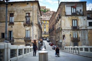 “Chiamata alle arti” per una galleria d’arte nel centro storico. L’iniziativa di “Restart Cosenza vecchia”.